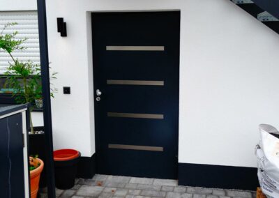 Photo d'une porte d'entrée anti-innondations SEDIPEC
